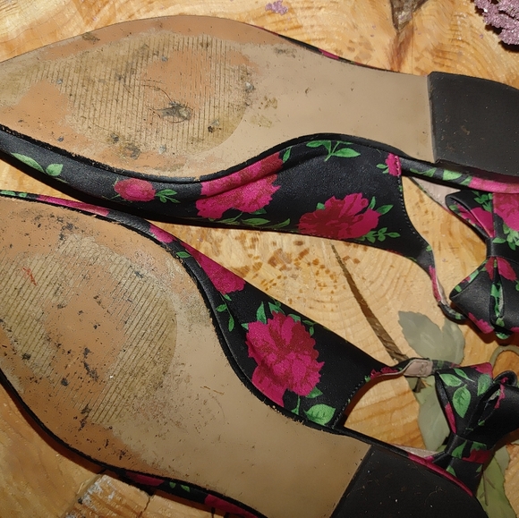 Betsey Johnson, Size 10, Slingback Pointy Flats RARE - Picture 4 of 4